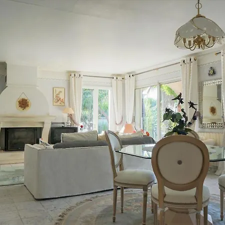 Villa Beautiful Views Across Vineyards And Rolling Hills